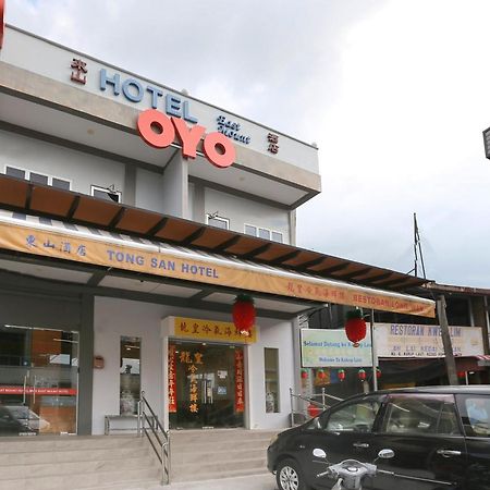 Oyo 89915 East Mount Hotel Kukup Extérieur photo