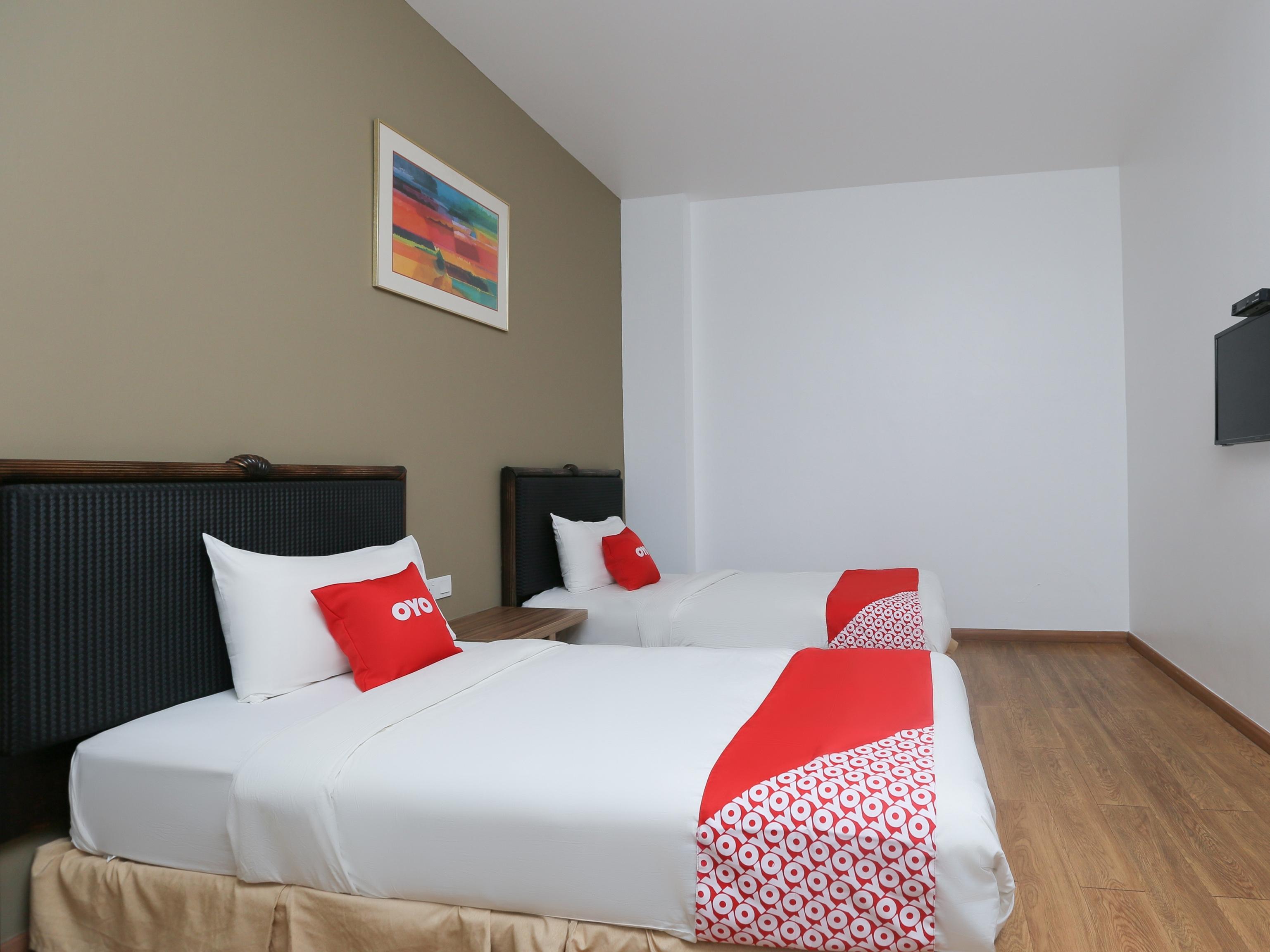Oyo 89915 East Mount Hotel Kukup Extérieur photo