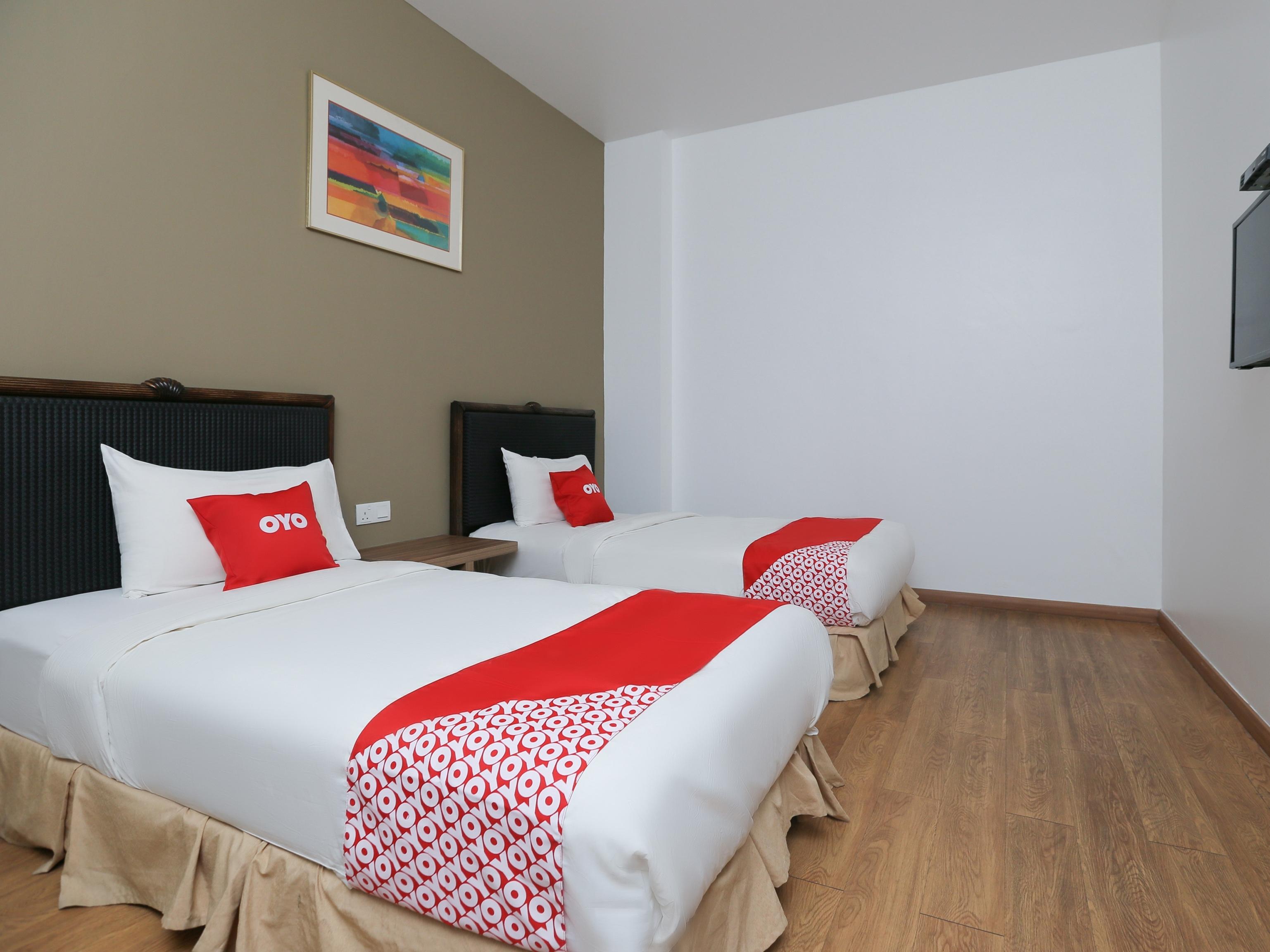 Oyo 89915 East Mount Hotel Kukup Extérieur photo