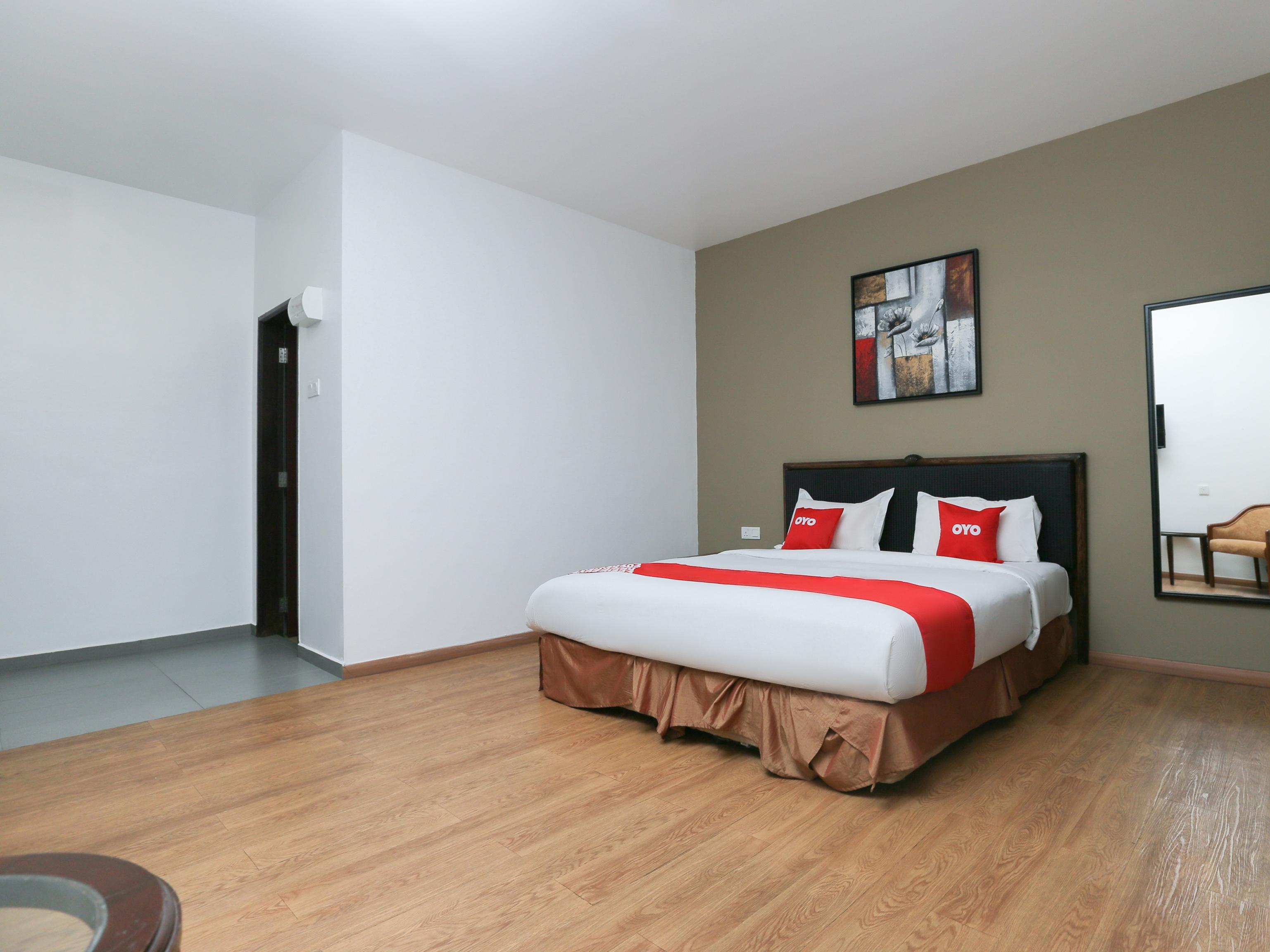 Oyo 89915 East Mount Hotel Kukup Extérieur photo