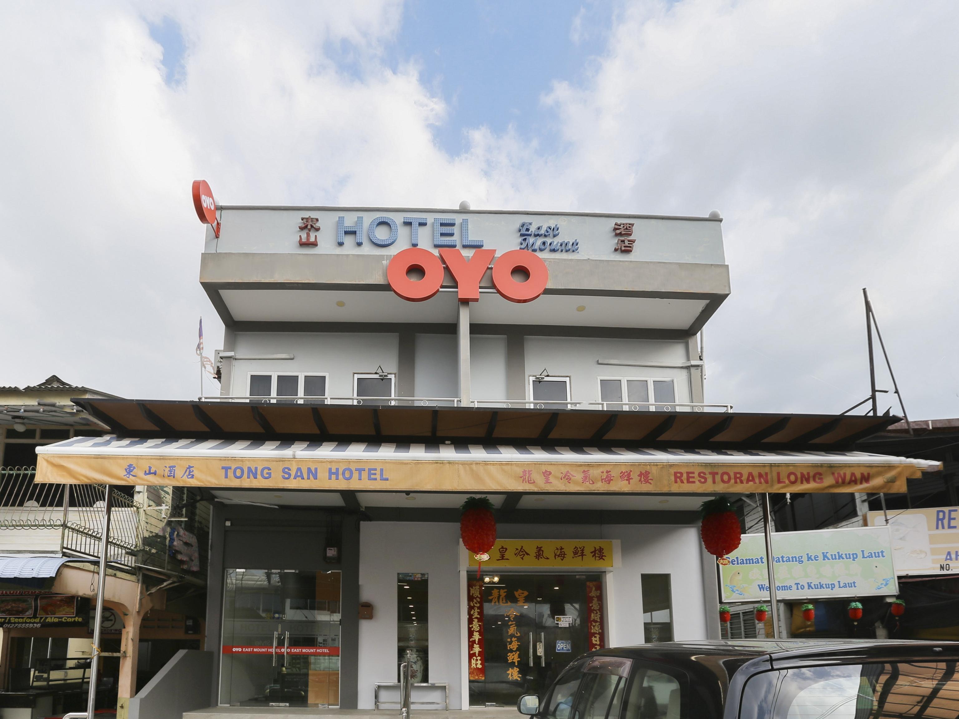 Oyo 89915 East Mount Hotel Kukup Extérieur photo