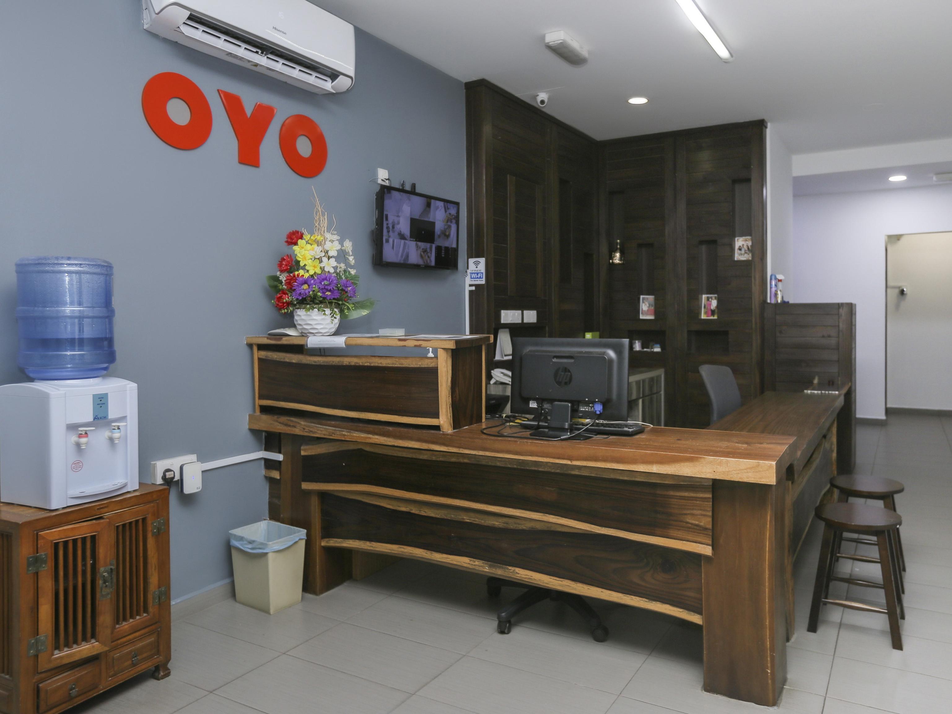 Oyo 89915 East Mount Hotel Kukup Extérieur photo