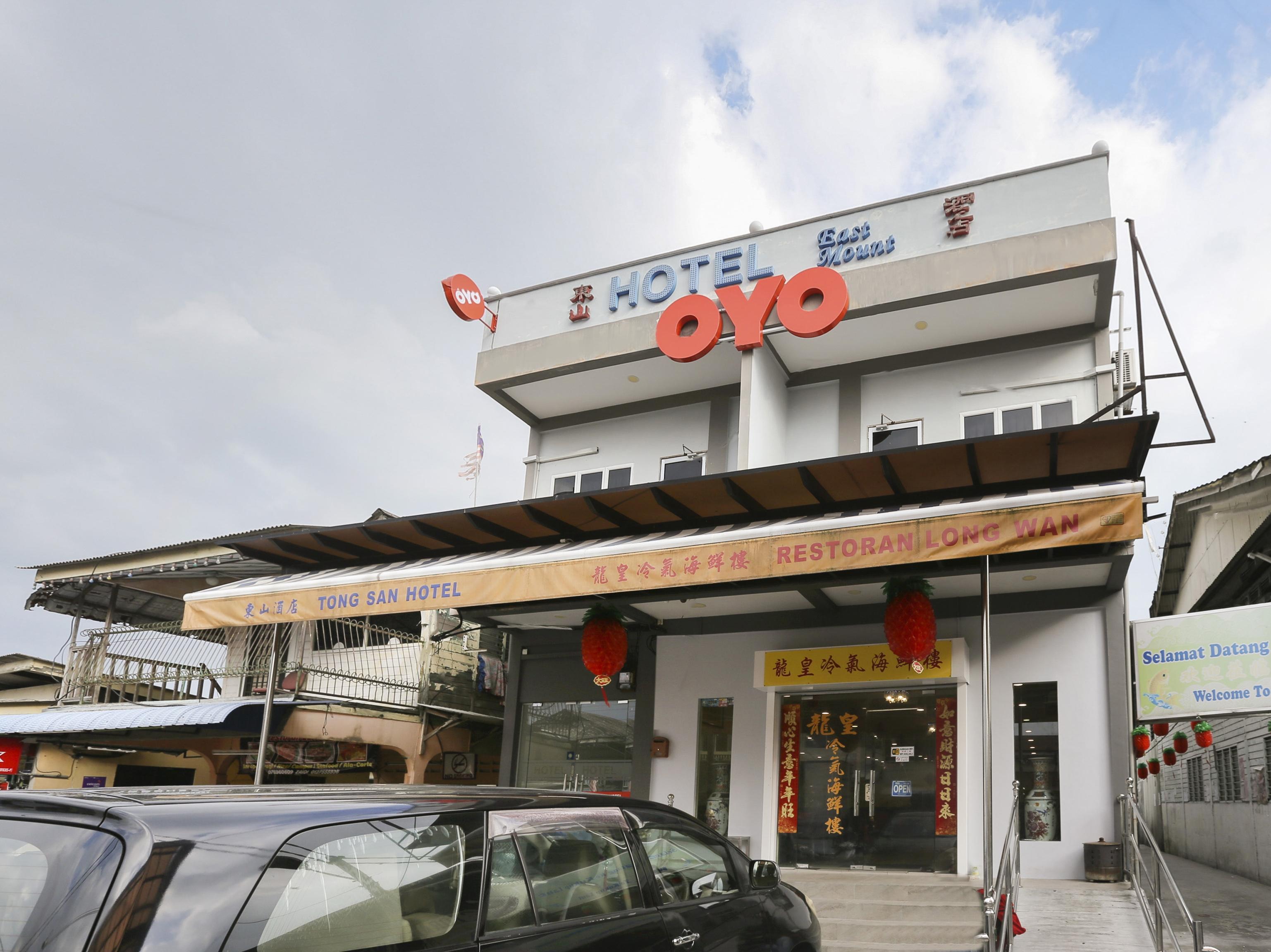 Oyo 89915 East Mount Hotel Kukup Extérieur photo