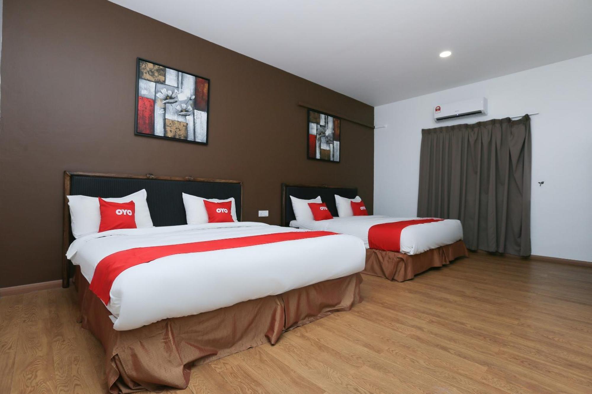 Oyo 89915 East Mount Hotel Kukup Extérieur photo
