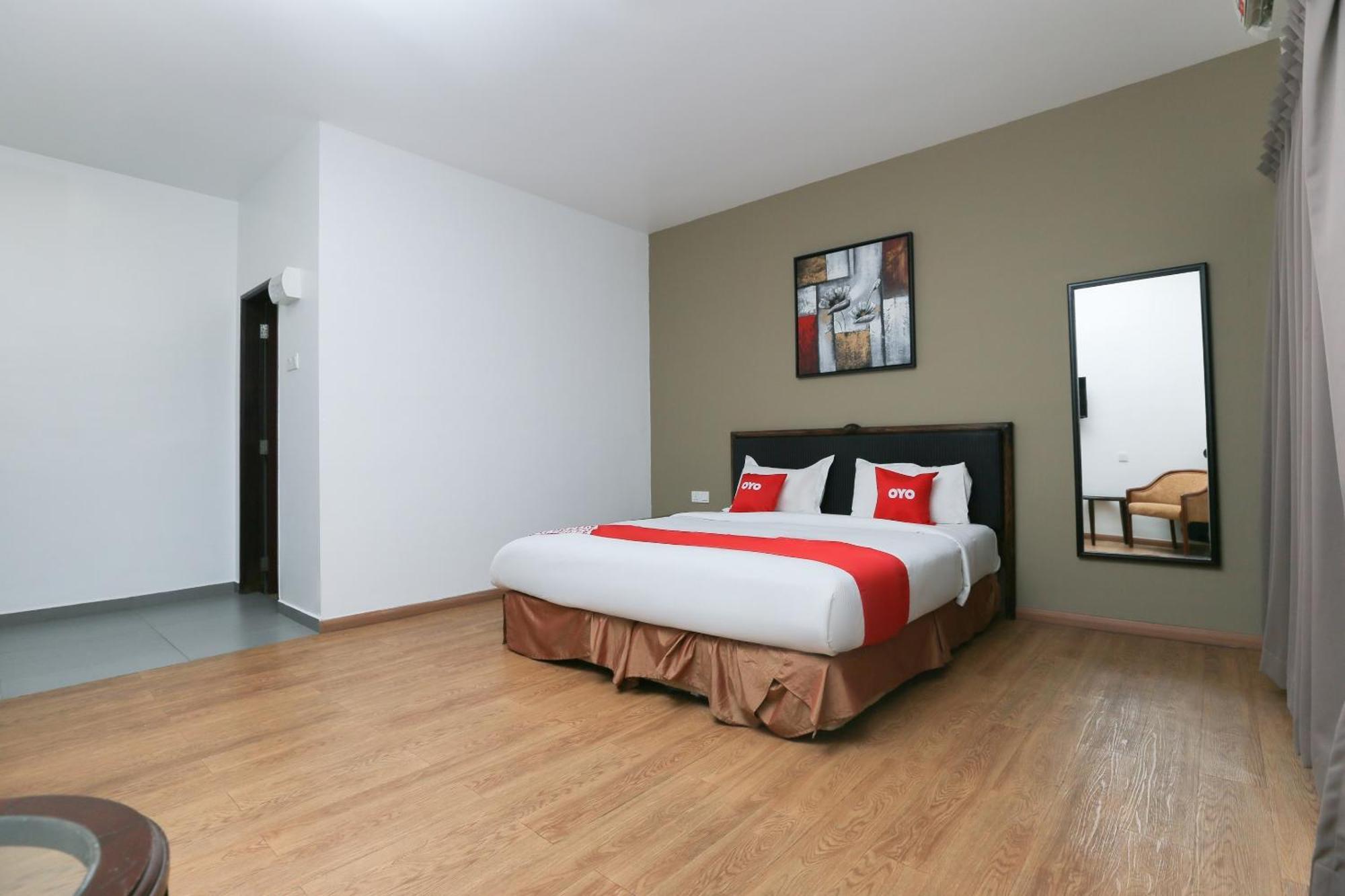 Oyo 89915 East Mount Hotel Kukup Extérieur photo