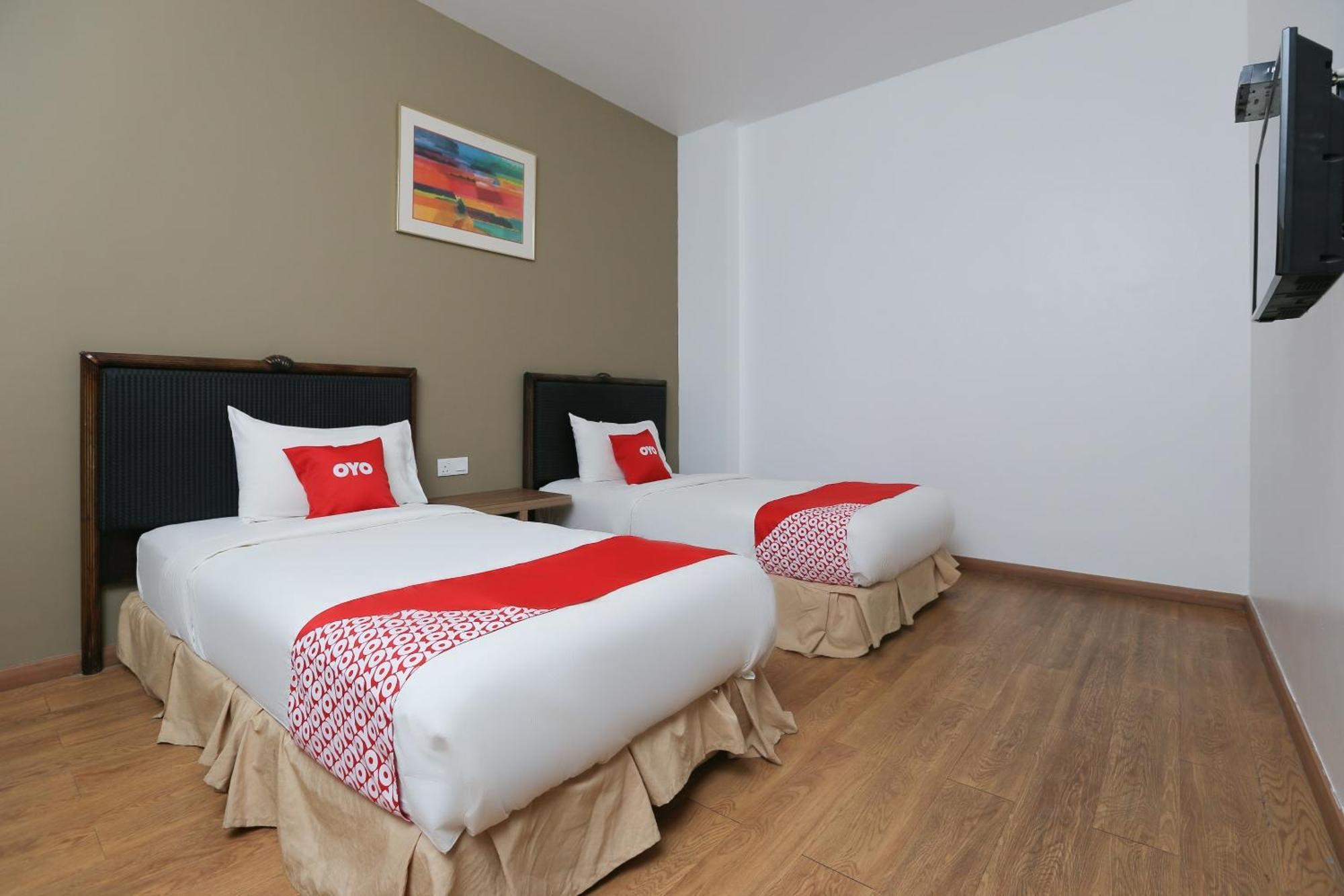Oyo 89915 East Mount Hotel Kukup Extérieur photo