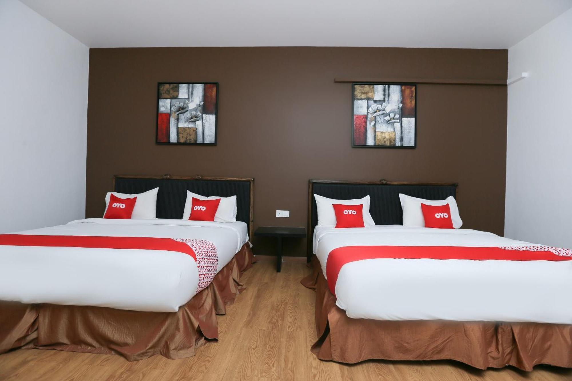 Oyo 89915 East Mount Hotel Kukup Extérieur photo
